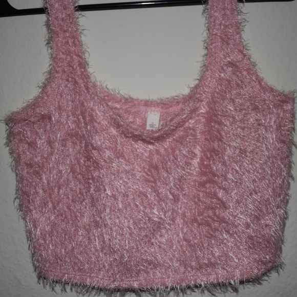 Pink Faux Fur Crop Top! - Picture 5 of 5